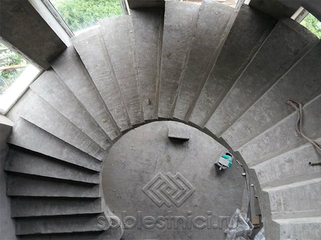 Монтаж бетонной лестницы в СПБ