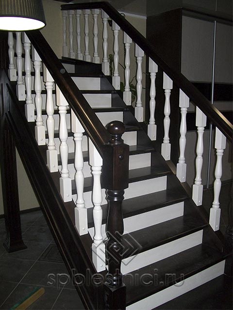 Деревянные лестницы на второй этаж в деревянном доме СПБ